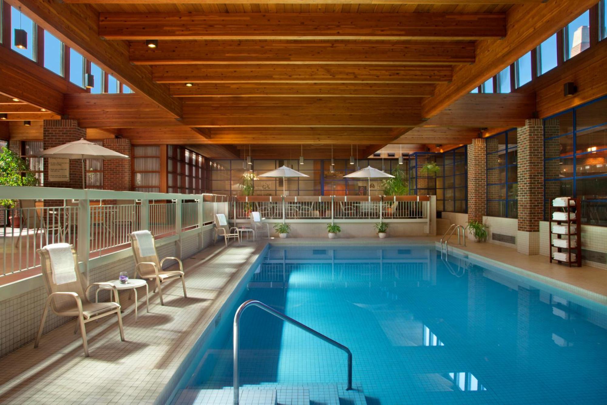 VALHALLA INN | ⋆⋆⋆ | THUNDER BAY, CANADA | SEASON DEALS FROM $105